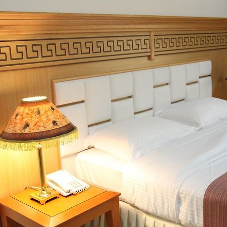 Flamingo Hotel Apartments Абу Даби Екстериор снимка