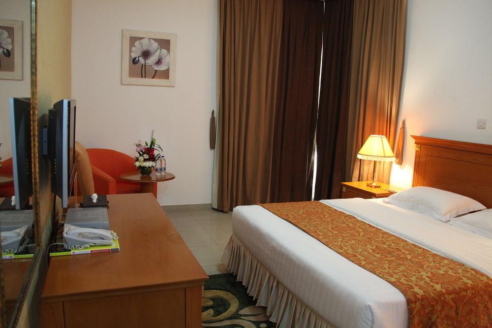 Flamingo Hotel Apartments Абу Даби Екстериор снимка