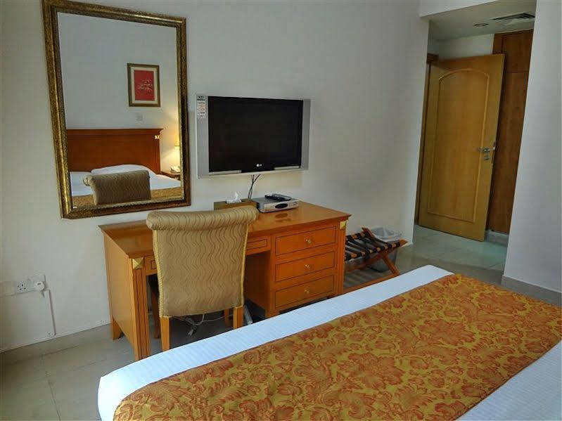 Flamingo Hotel Apartments Абу Даби Екстериор снимка